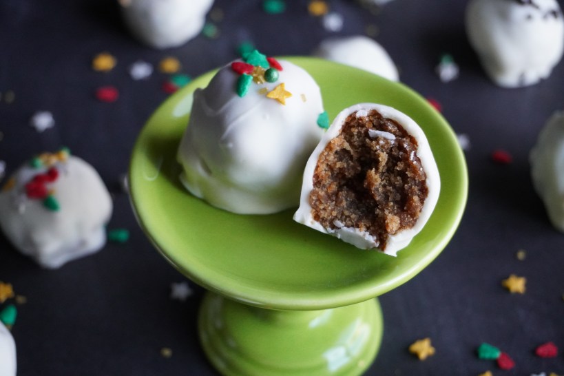 gingerbread cake pops hazeleyesmom.com