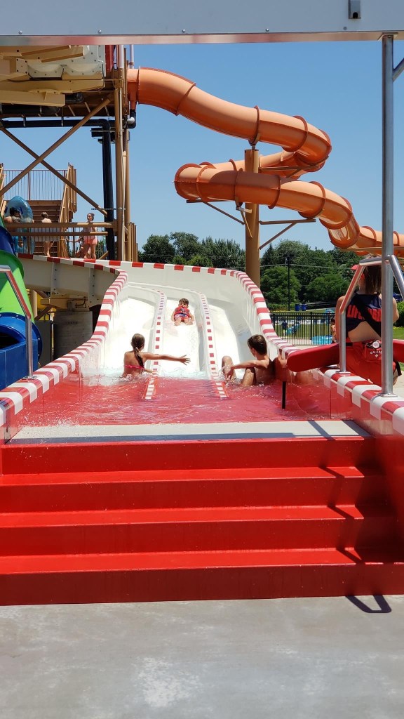 Hidden Gem: Waterpark in Western Suburbs of Chicago - life thru my ...